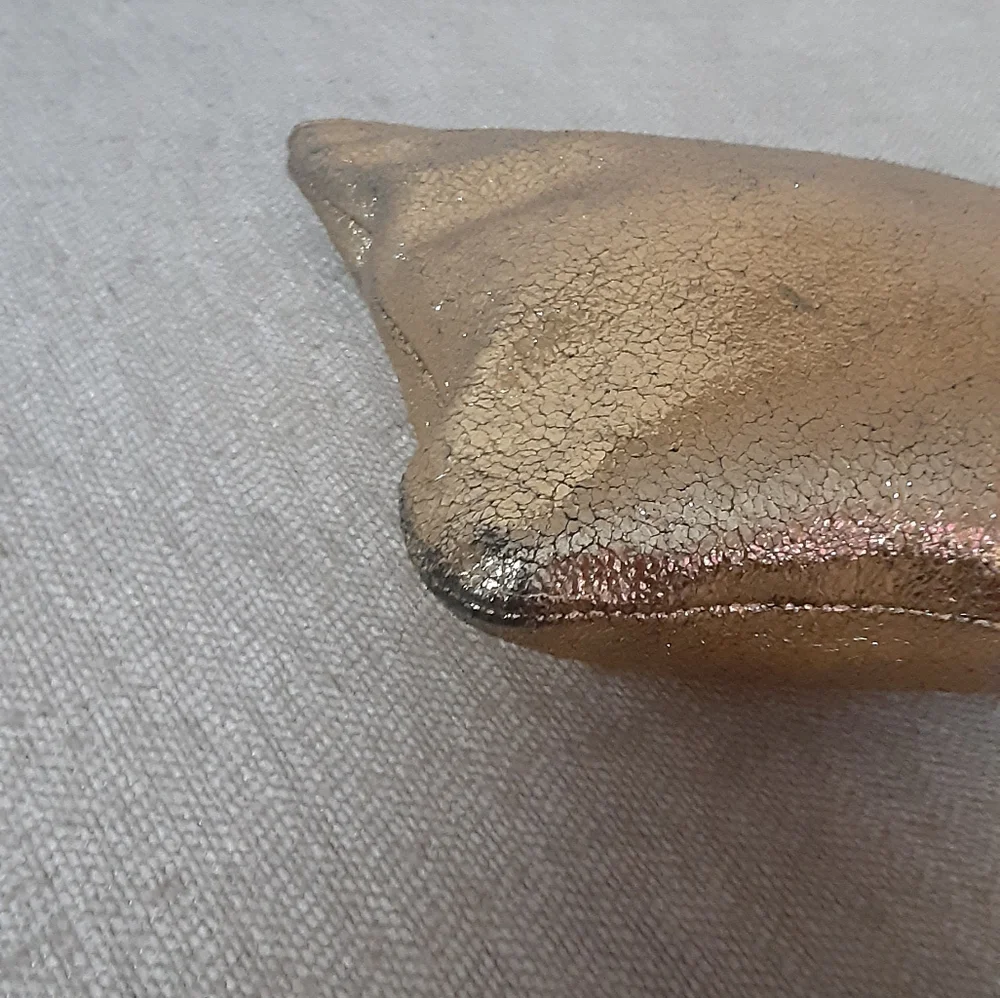 Marc Jacobs Distressed leather Pouch